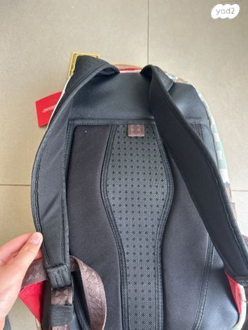תיק של SPRAYGROUND גמיש במחיר