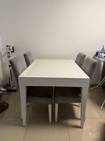שולחן+4 כיסאות