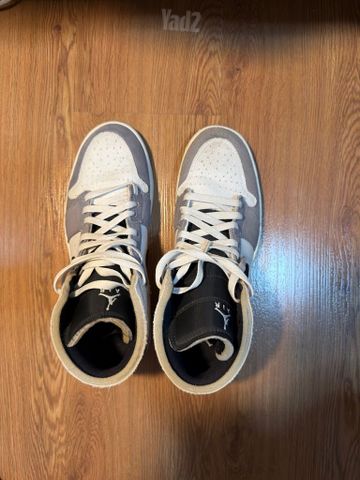 Air Jordan 1 Mid  - מידה 45