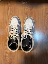 Air Jordan 1 Mid  - מידה 45