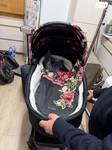 עגלת cybex