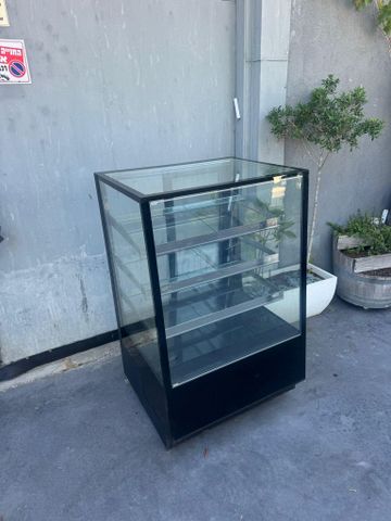 מקרר תצוגה