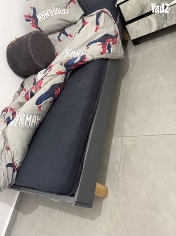 שתי מיטןת יחיד.