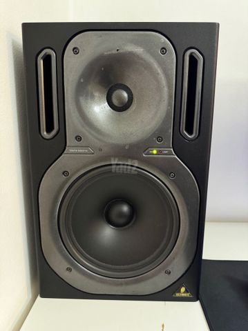 זוג רמקולים Behringer B2031A