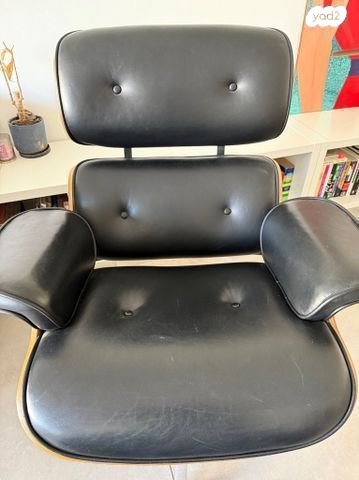 כורסא והדום בסגנון ״EAMES”