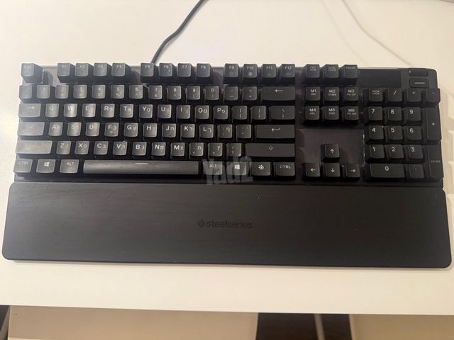 מקלדת SteelSeries Apex 5