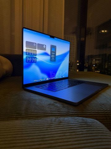 מקבוק פרו M1 MAX 64gb RAM(16’)