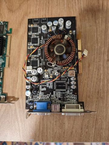 כרטיס מסךVoodoo3 Radeon9500ועו