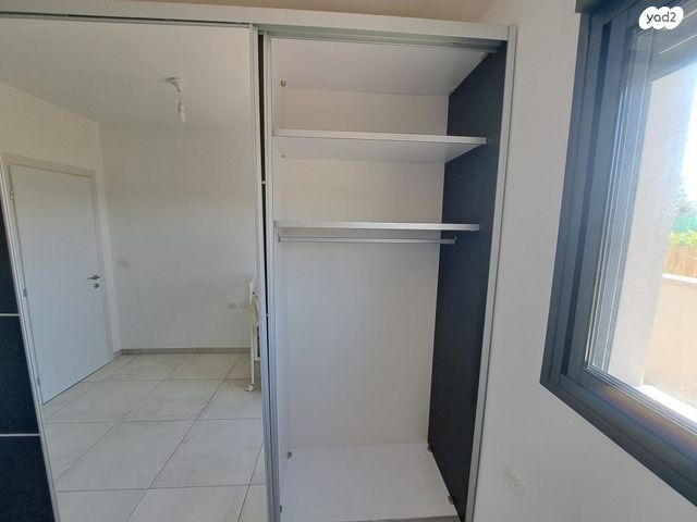 ארון הזזה