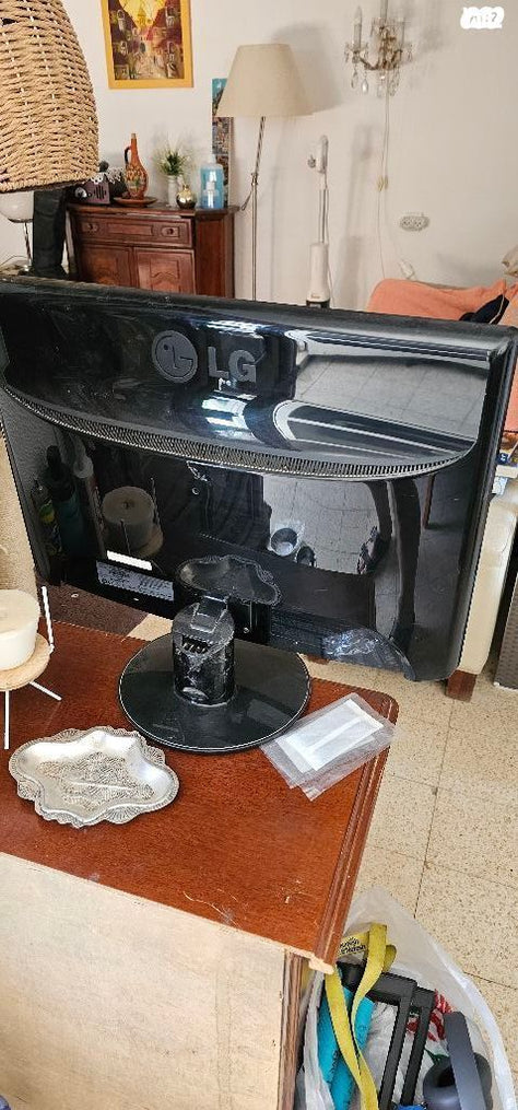 מסך מחשב 22"