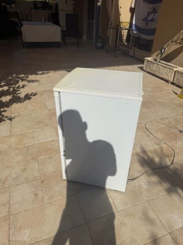 מקרר משרדי