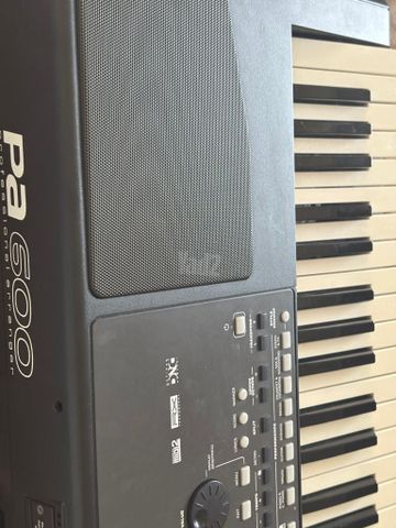 Korg pa600