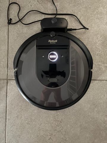 iRobot Roomba i7