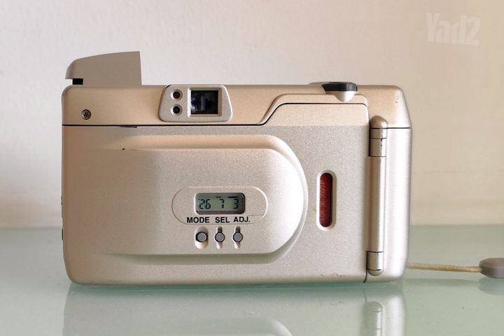 מצלמת פילם Nikon