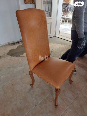 שולחן עץ אלון