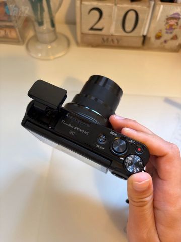 Canon SX740 HS