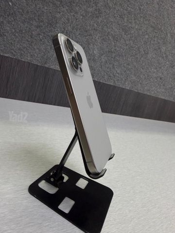 iPhone 15 Pro Natural Titanium