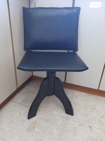 כסא פסנתר עתיק