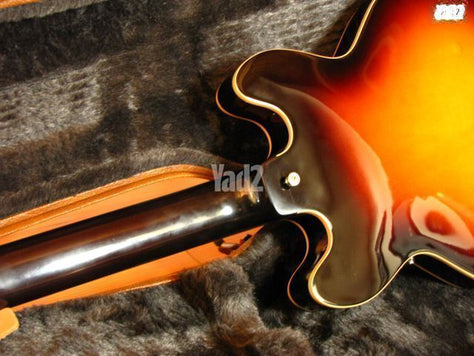 Gibson Memphis ES-390 with P-