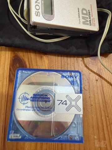 Sony MZ-R70 MiniDisc Walkman