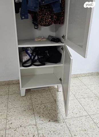 ארון כניסה