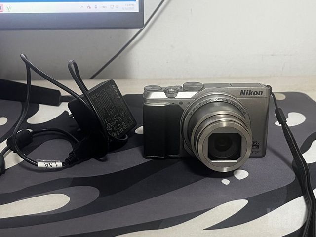 מצלמה Nikon COOLPIX A900