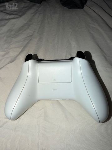 Xbox One S + 2 שלטים