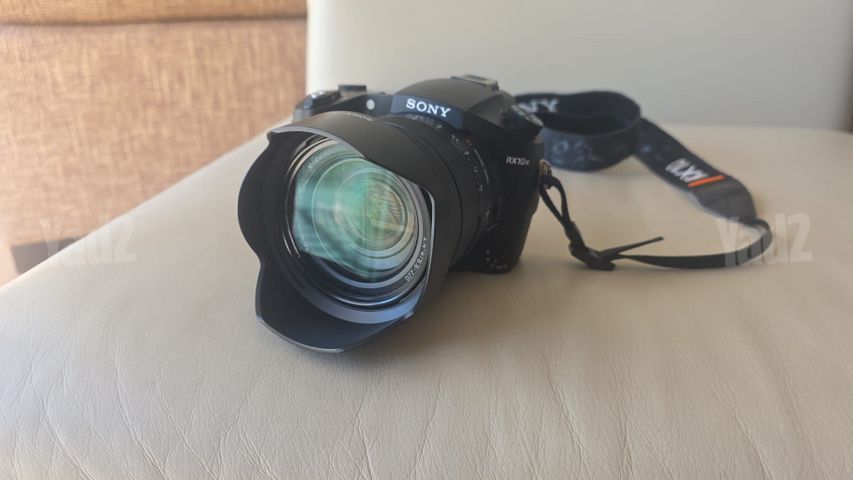 דמוי SLR ‏ Sony  DSC-RX10 IV