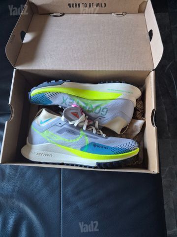 W react Pegasus trail 4