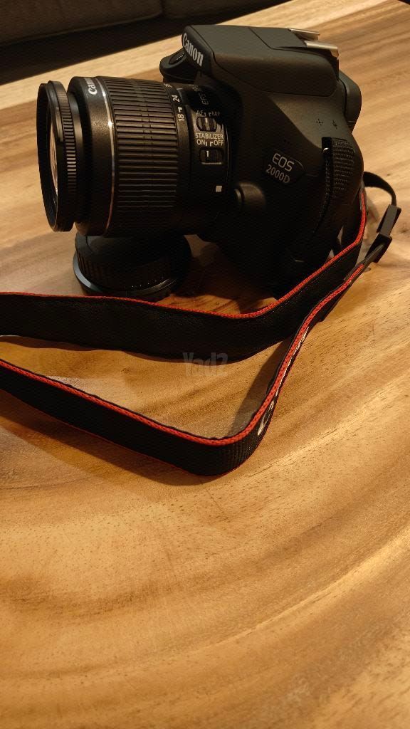 מצלמת Canon EOS 2000D