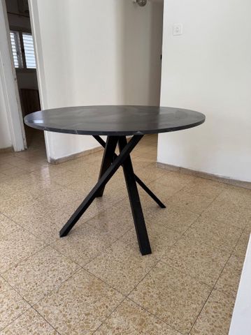 שולחן עגול