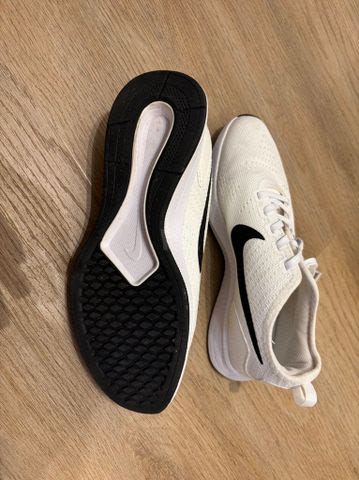 נעלי ריצה Nike