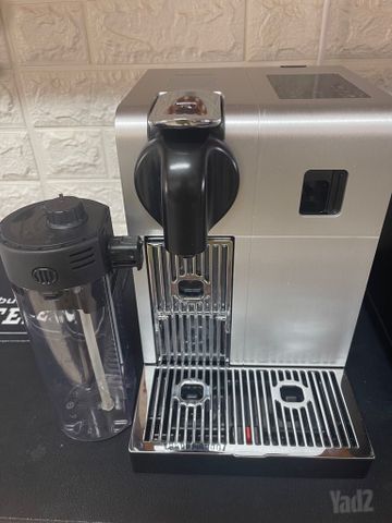 מכונת Nespresso Lattissima Pro