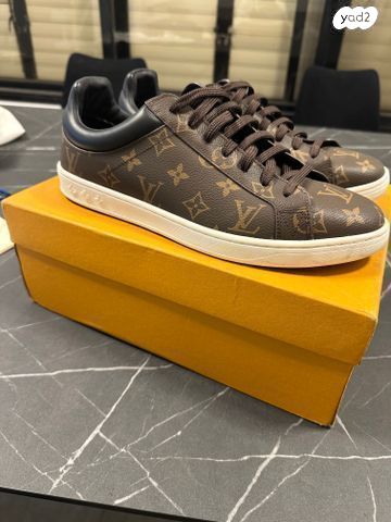 נעליים Louis Vuitton