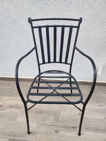 כיסאות ברזל