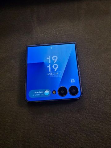 Z flip 7  גיגה 256