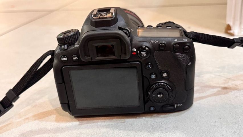 Canon6D Mark 2 עדשה24-105