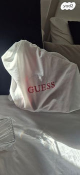 תיק של Guess