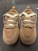 נעליי סניקרס ugg