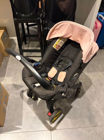 עגלה Doona