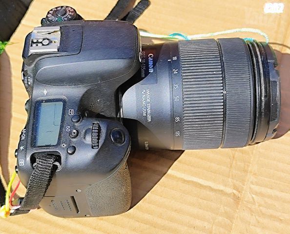 מצלמה CANON 77D ועדשה EF18-135