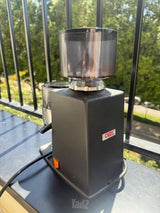 La Cimbali M21 ומטחנה OBEL