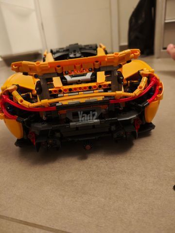 מקלארן P1 לגו ענק Lego