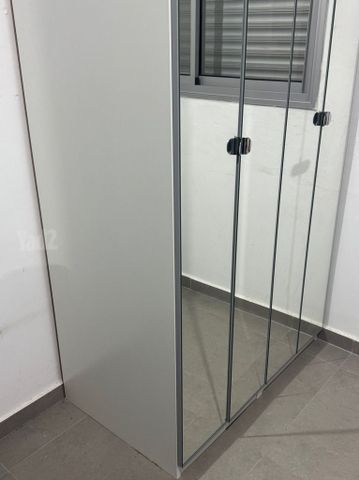 ארון בגדים