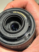 עדשת מאקרו Canon 28mm Macro