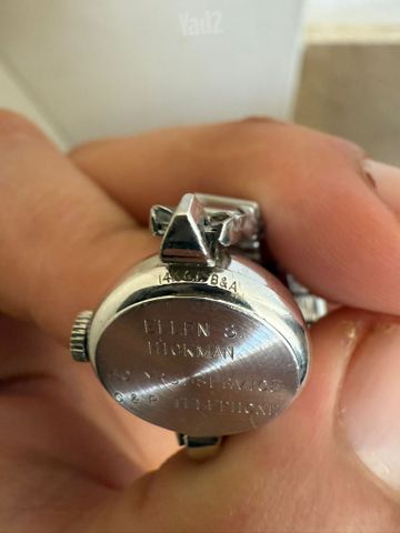 שעון יד אומיגה נדיר