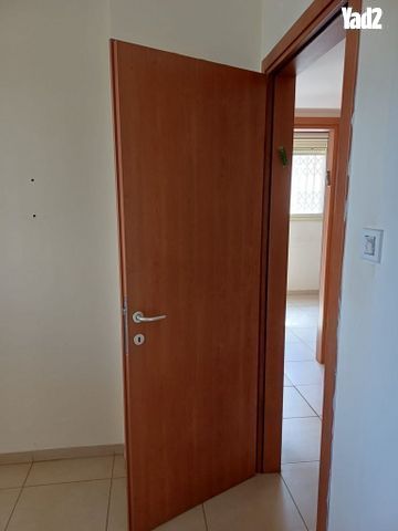 דלת