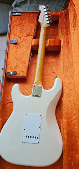 Fender strat Vintage II 61