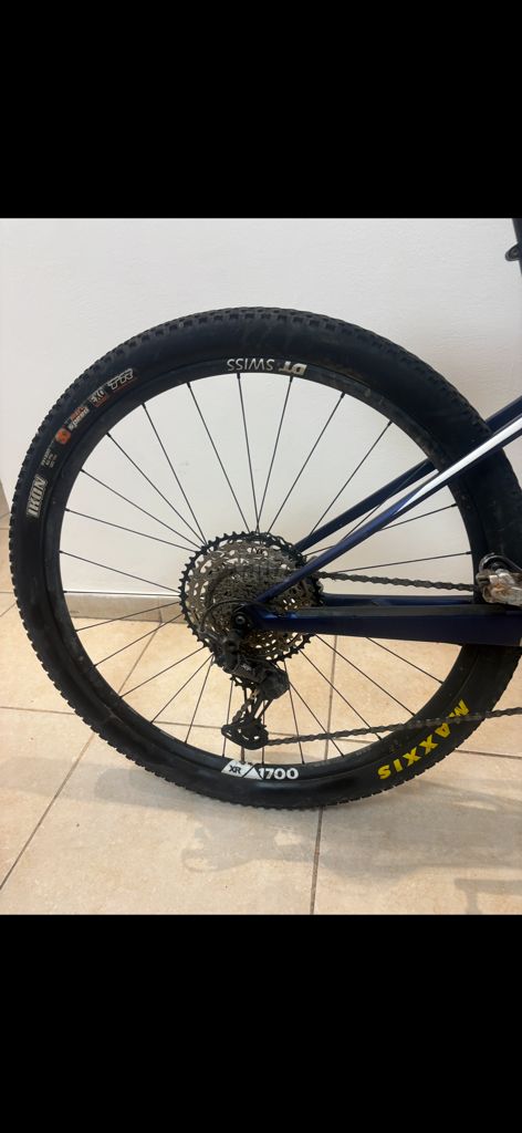 Canyon lux cf 7 carbon