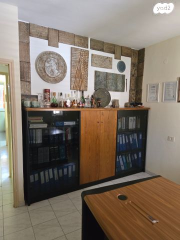 רהוט משרדי, שולחנות ,ארוניות